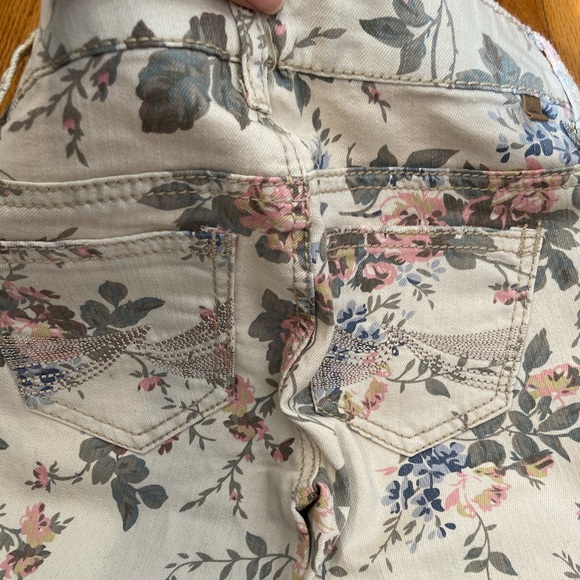 Almost Famous Floral 00 Skinny Jeans - Picture 8 of 11